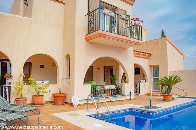 Villa for sale in El Pinar De Bédar, Almería, Andalusia, Spain