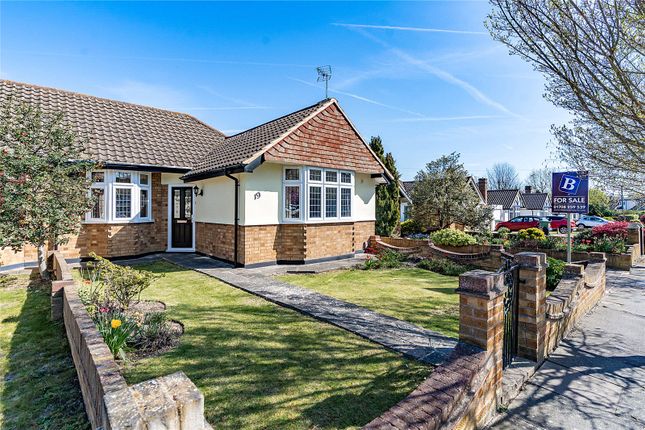 2-bed house on 19, Brookmans Close, Upminster, £525,000