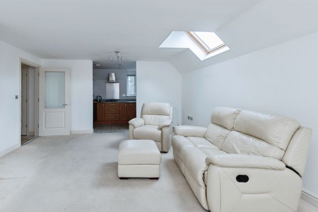 Flat 12, Hollybrook, 114, Station Road, Ferndown photo 3
