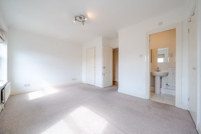 Flat 6 Columbus Court, 153, Rotherhithe Street, London photo 2