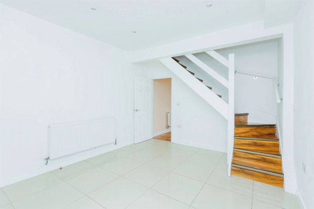 End terrace house for sale in Ashby Road, Hinckley