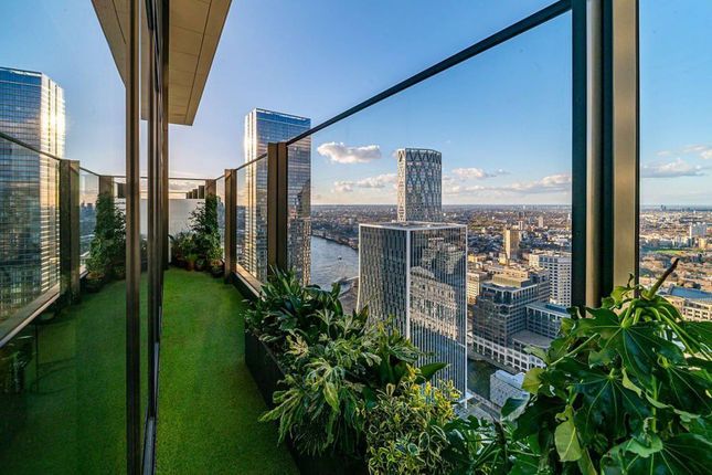 Flat for sale in Wardian London, Canary Wharf