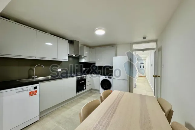 62, Swanfield Street, London photo 2