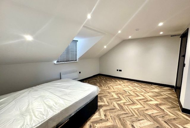 Flat 5 85a,, Newington Green Road, London photo 3