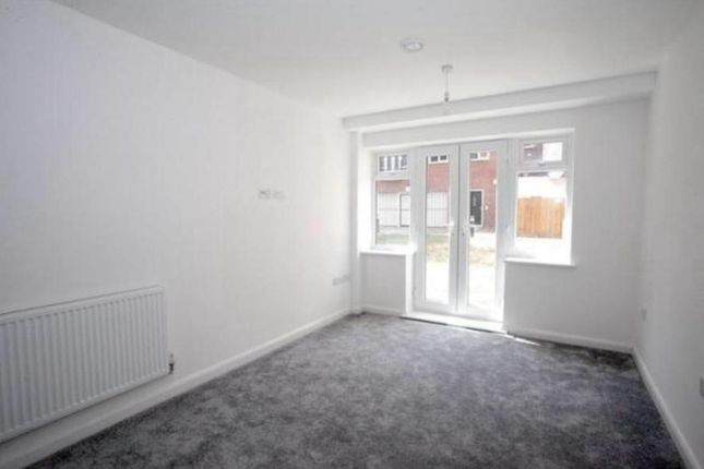 Flat 7, Luton photo 4