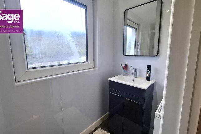 4, Hillview, Newport photo 5