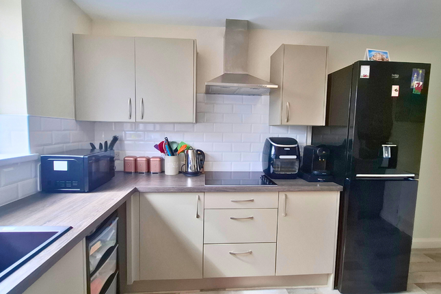 5, Margaret Street, Ammanford photo 4