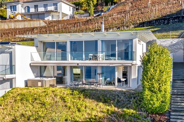 Thumbnail Villa for sale in Montreux, Vaud, Switzerland