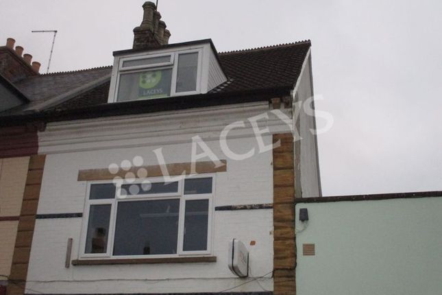 Thumbnail Flat to rent in Union Street, Yeovil