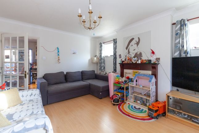 Thumbnail End terrace house for sale in Hodges Court, Oxford