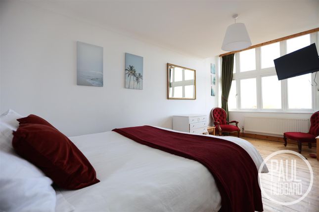 Flat for sale in Gunton Cliff, Gunton