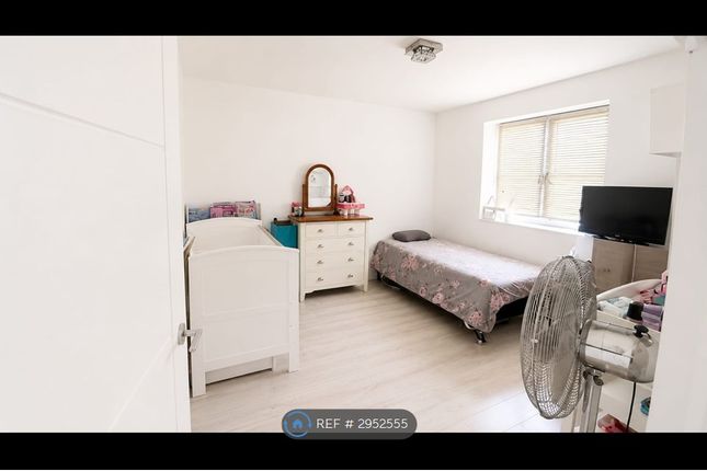 Manor Road, Dagenham photo 3
