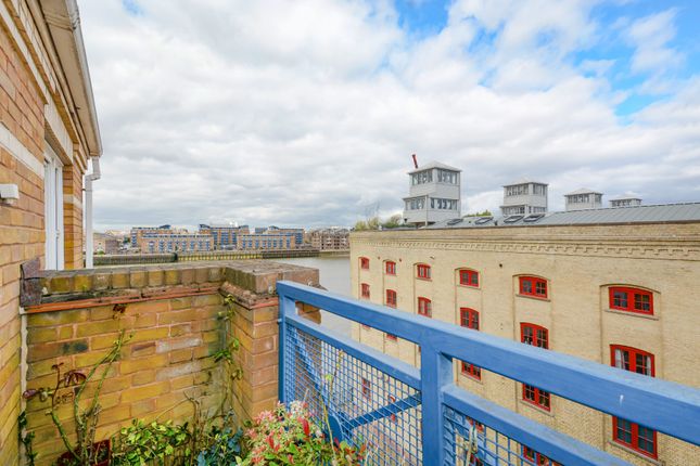 Flat for sale in King And Queen Wharf, Rotherhithe Street