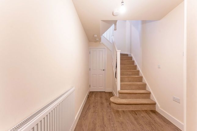 7, Biddenham Park Way, Bedford photo 2