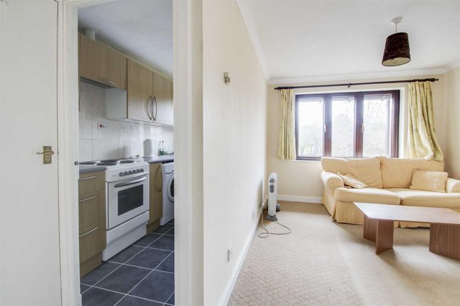 Flat for sale in Troutbeck, Peartree Bridge, Milton Keynes