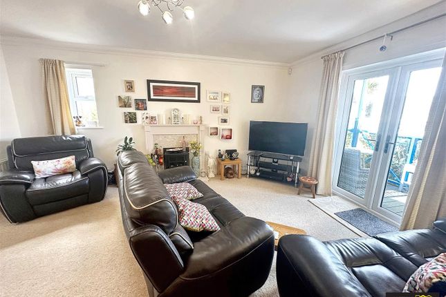 Flat 2, Southbrook, Heron Close, Weymouth photo 2