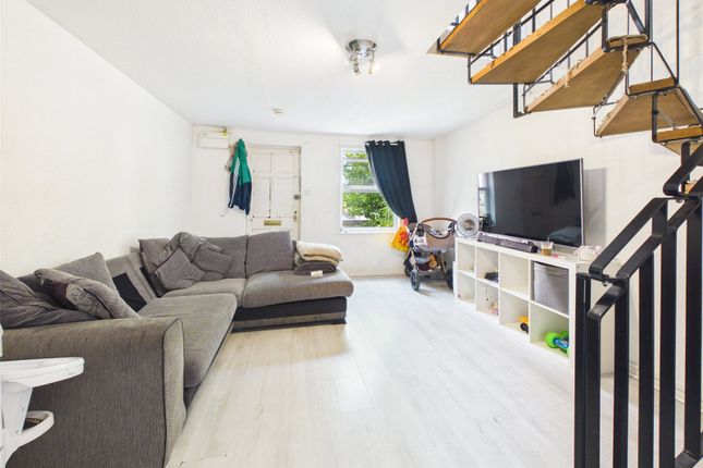 99, Fairview Road, Gloucestershire photo 2