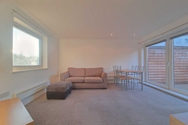 2, Maude Street, Ipswich photo 2