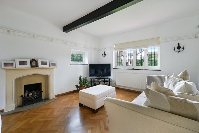 Holly House, 20 Hollymead Road, Coulsdon photo 3