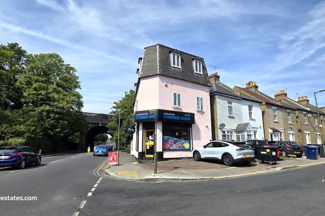 154b Lancaster Road, East Barnet photo 2