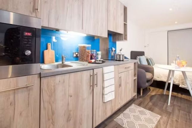 Flat to rent in Students - Edge Apartments, 7-11 Jarrom Street, Leicester