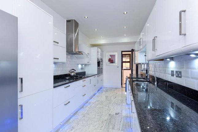 15 BEECHWOOD AVENUE, Beechwood Avenue, London photo 3
