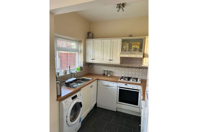 10, Woodbury Road, Stockport photo 4
