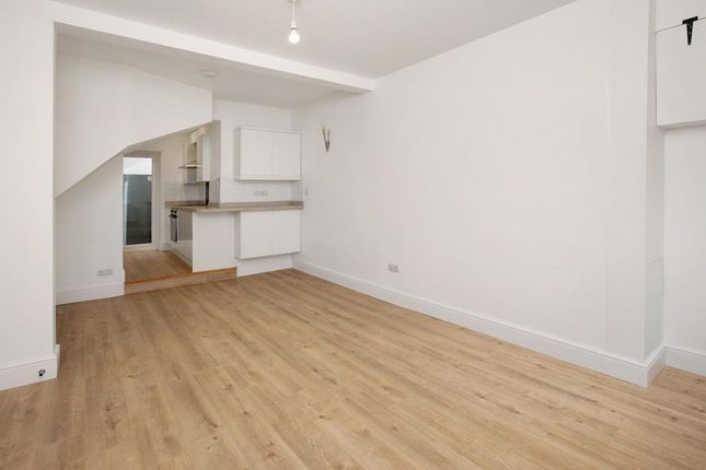 4 Dawlish Street, Devon photo 3