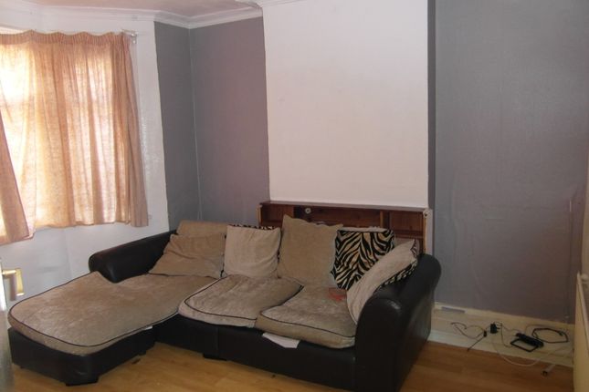 Clifton Road, Southall photo 2