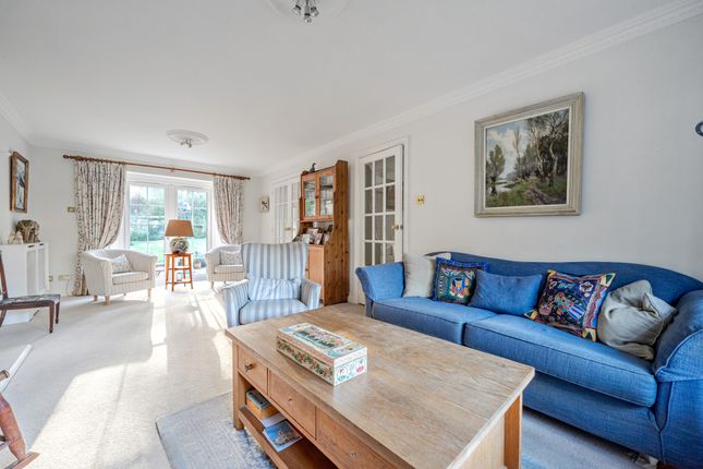 25, Hurstwood, Ascot photo 4