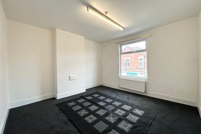 39 Wood Hill, Leicester photo 4