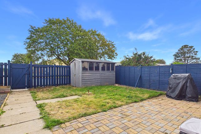 23 Shackleton Close, Barry photo 2
