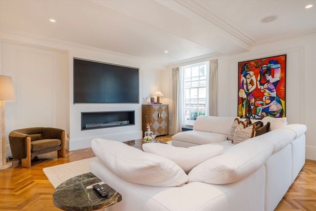 Flat 10, 50, South Audley Street, London photo 2