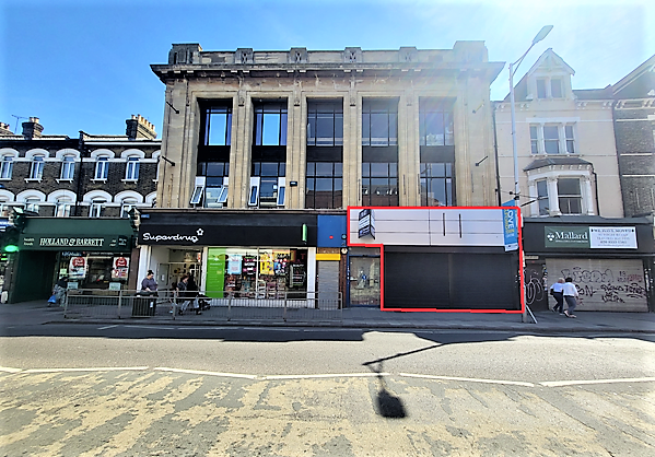Thumbnail Restaurant/cafe to let in Cranbrook Road, Ilford