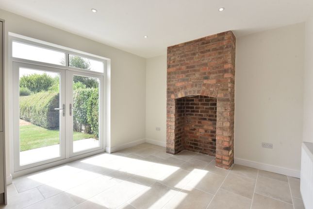 19, Cross Street, Kingswinford photo 3