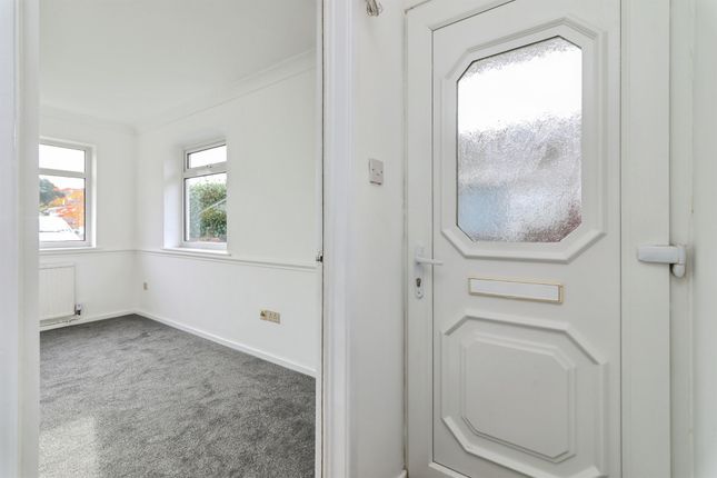 20, Elms Close, Bungay photo 2