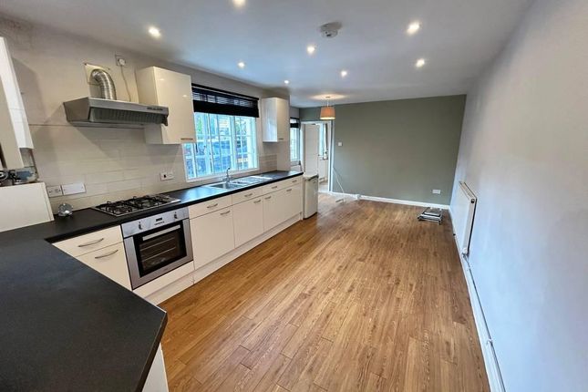 28, Lime Street, Olney photo 3