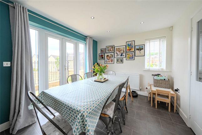 29, Moseley Beck Lane, West Yorkshire photo 4