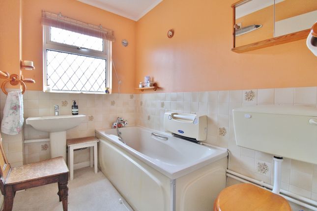 19, Finisterre Close, Fareham photo 4