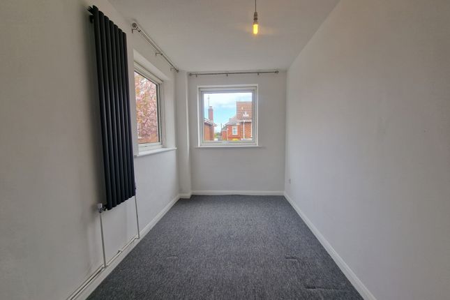 Flat to rent in London Road, Deal