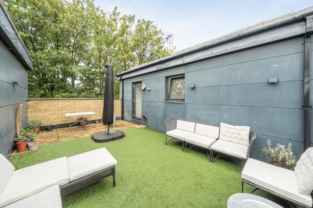 20, Chiltonian Mews, London photo 4