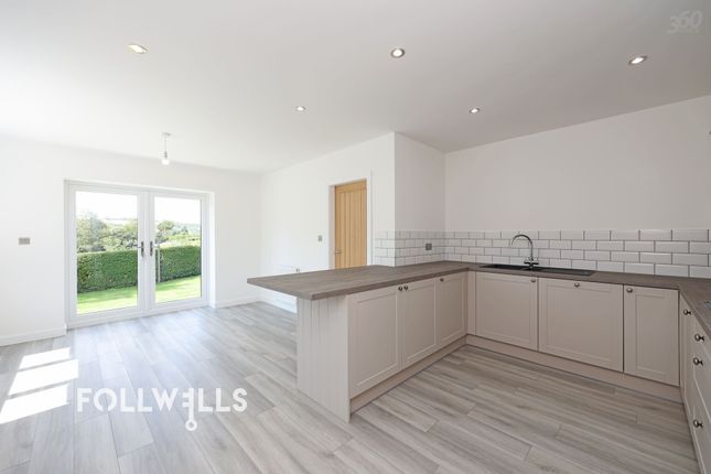 212 Northwood Lane, Newcastle photo 2