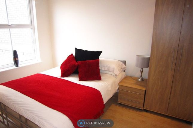 Thumbnail Room to rent in The Broadway, London