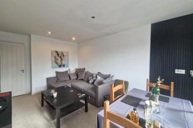 47, Apple Tree Close, Newark photo 3