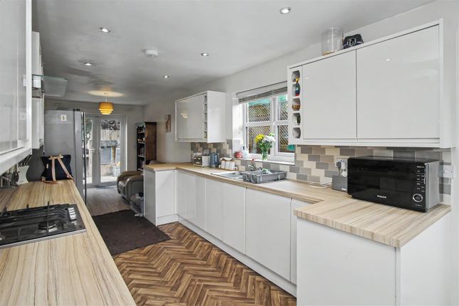 6, Carlow Street, Ringstead photo 2