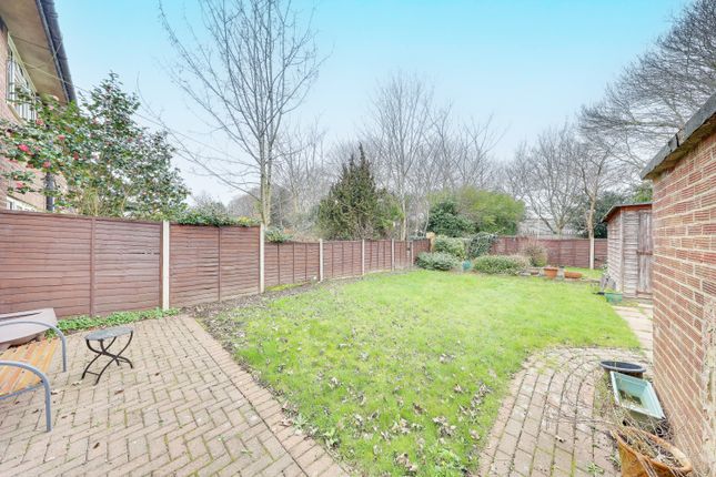14, Valley Road, Orpington photo 4