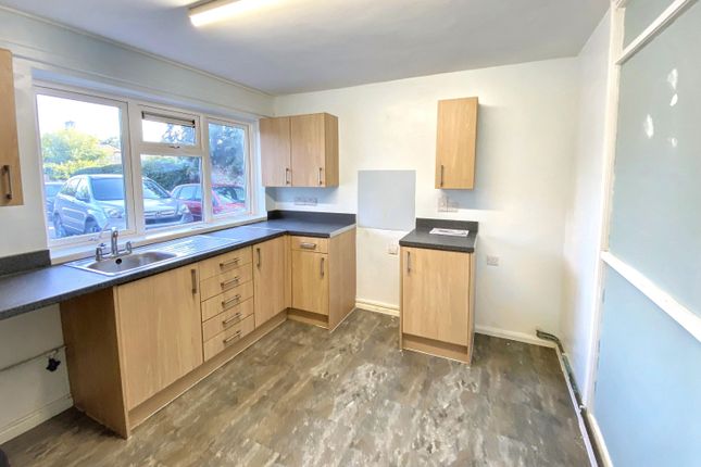 Flat 1 Goldney House, Corsham, Wiltshire SN13 0AU photo 4