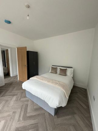 Thumbnail Room to rent in Heath Lane, Dartford