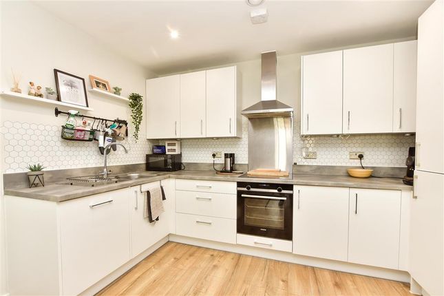 Lounge/Kitchen