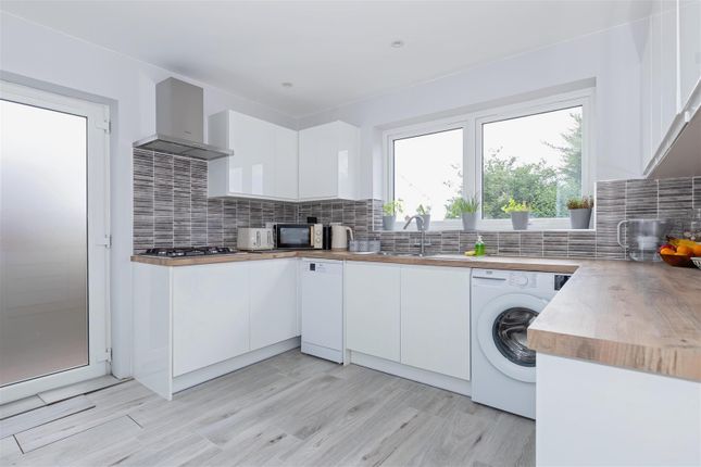 12, Cradock Place, Worthing photo 2